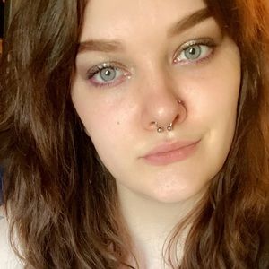 Meet your Posher, Abigail